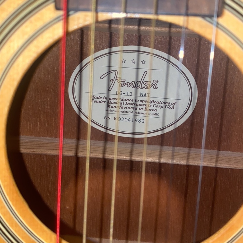 fender 6 string - Picture 3 of 3